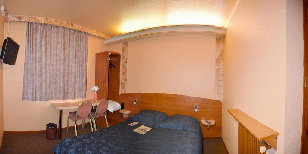 Le Cheval Noir Hotel Paris ป็องแต็ง ภายนอก รูปภาพ