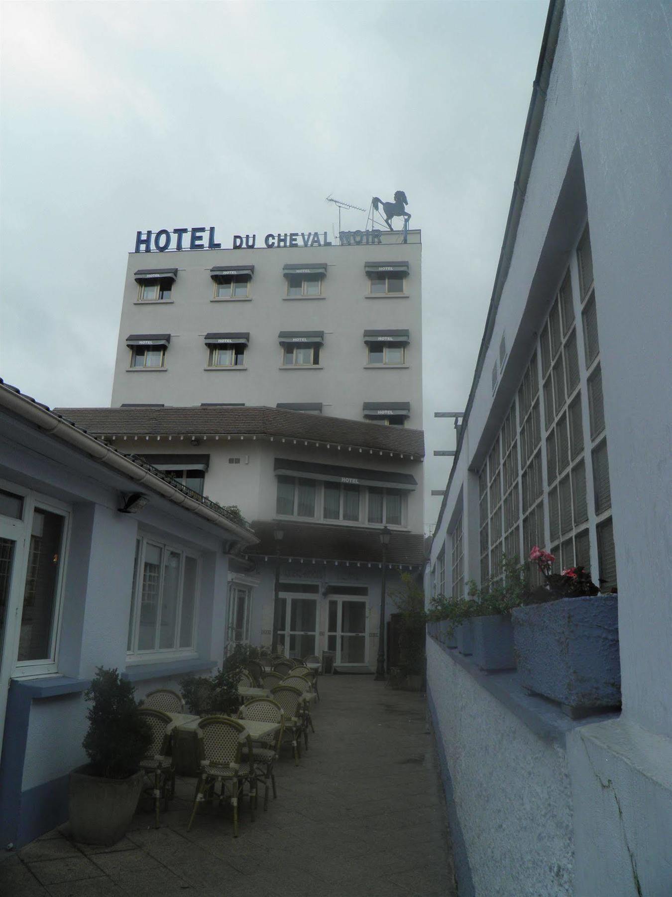 Le Cheval Noir Hotel Paris ป็องแต็ง ภายนอก รูปภาพ