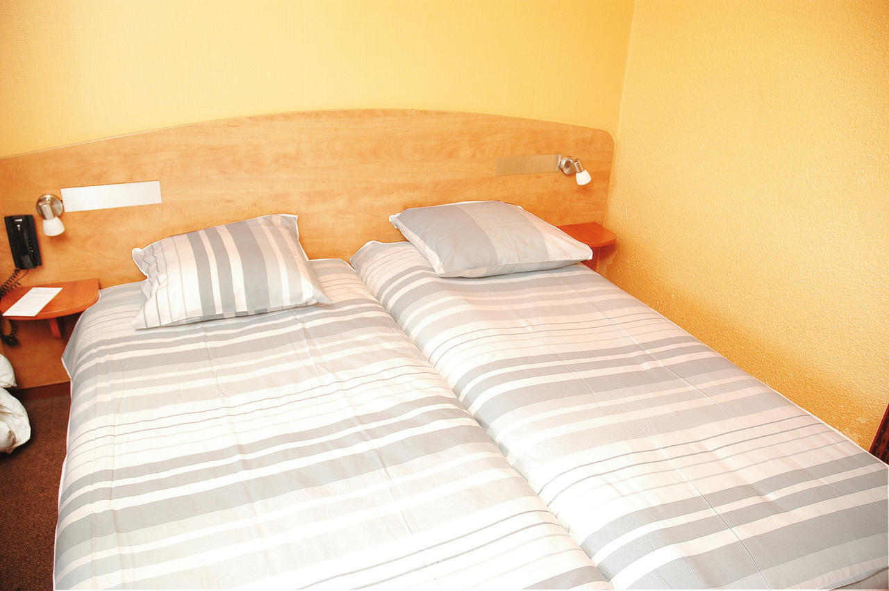 Le Cheval Noir Hotel Paris ป็องแต็ง ห้อง รูปภาพ